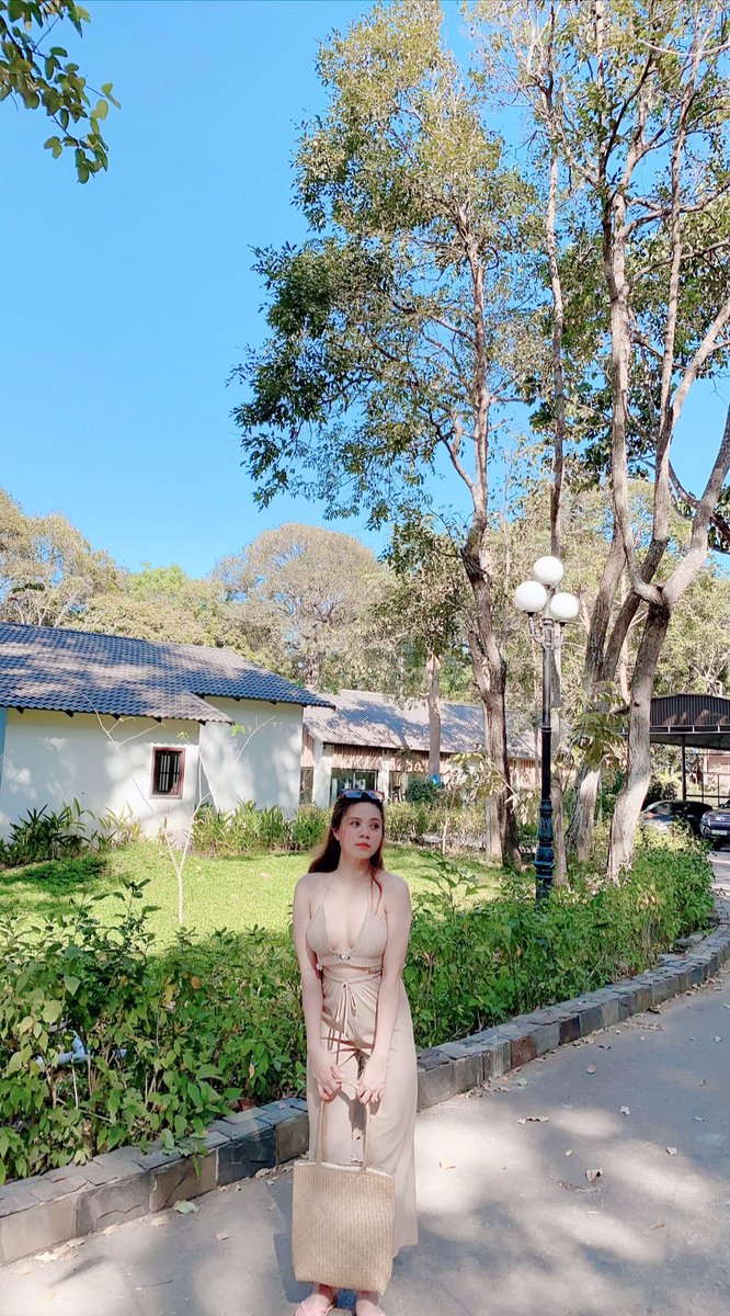 Chào buổi sáng . Chúc các anh ngày cuối tuần vui vẻ , ấm áp yêu thương nhé .