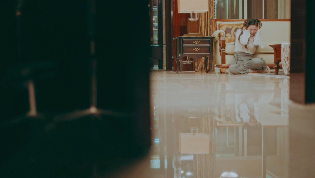 GSR realizing her mother, the one person she genuinely loves, got replaced was heartbreaking.As if her political downfall hadn't enough (said downfall always happens with women who have power in dramas/shows), she got this...