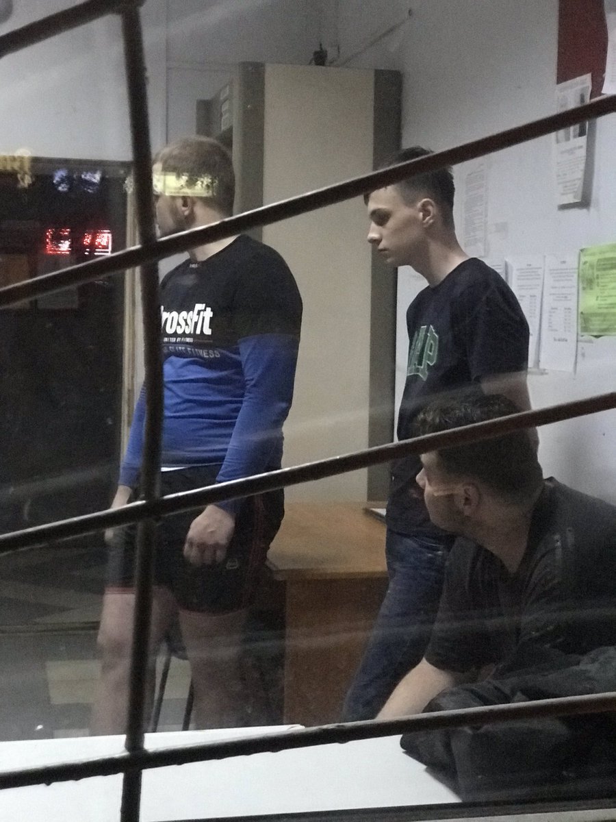 Ребята, чего нам это стоило — сказать страшно, но искали мы ребёнка с девяти вечера до трёх часов ночи, вычисляли этих пидорасов, которые в итоге сами её вывели, испугавшись начавшегося кипиша. Благо, полиция оперативно задержала. Знакомьтесь: похитители подростков!