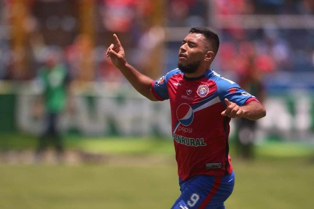 petenfc's tweet photo. ¡MARIO CASTELLANOS SE QUEDA UN AÑO MÁS EN XELA!

El Xelajú MC anunció la renovación del delantero petenero Mario Castellanos por una temporada mas. 

#PoderPetenero 
(Foto: Douglas Suruy / Publinews GT) https://t.co/aqDlb35xns