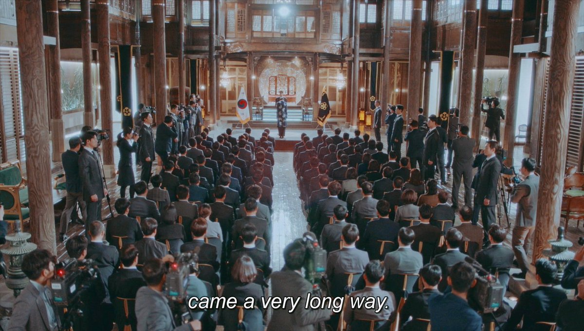 Goo Seo Ryung worked so hard to become Corea's first female and youngest PM and to think she would ruin all her efforts foolishly is infuriating.