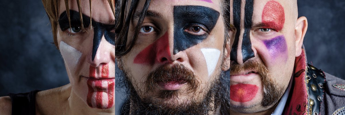 meetsshootsand's tweet photo. You too can block facial-recognition software with makeup. #CVDAZZLE https://t.co/cC2yMKAdmC