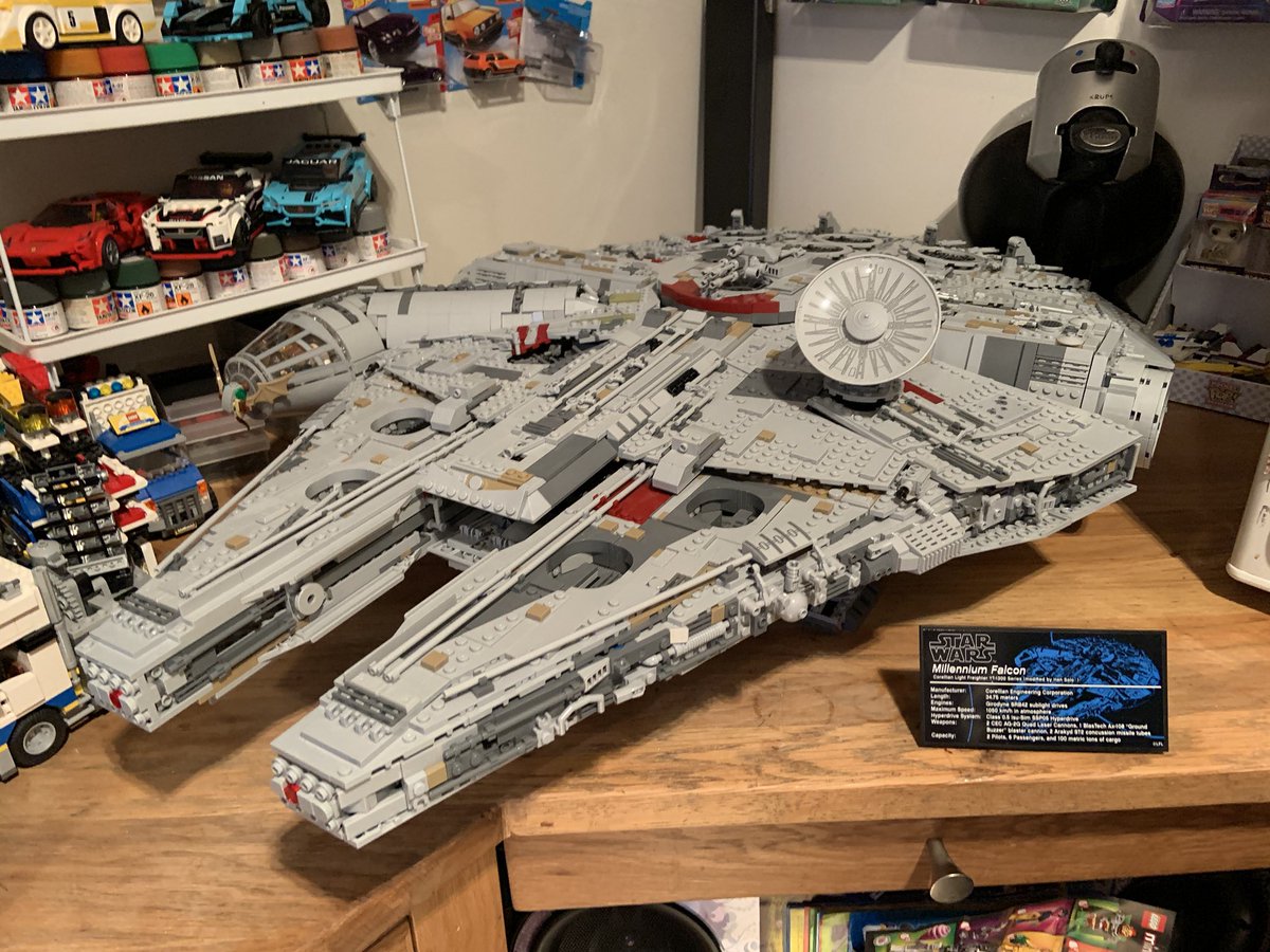 Chesney107's tweet image. Finally finished the @LEGO_Group #ucsmillenniumfalcon!! What an epic set with amazing details!! I'll be keepinging it in #OT guise!! Plus spot the #mynock!! 😍😍😍😍 @starwars @JohnBoyega @HamillHimself @DaisyRidleyNews