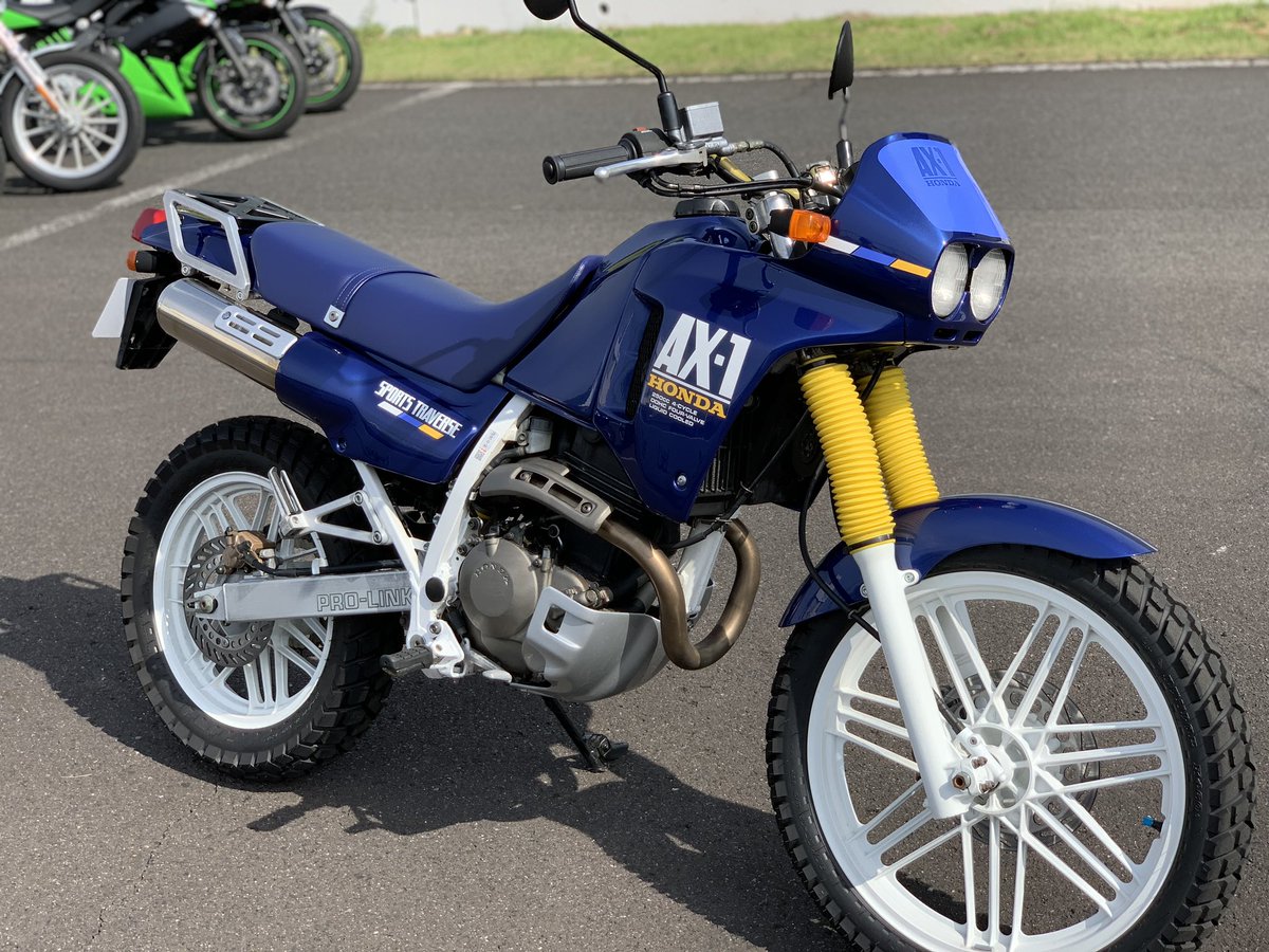 レッドバロン 公式 𝙅𝙪𝙨𝙩 𝙁𝙤𝙧 𝙍𝙞𝙙𝙚𝙧𝙨 ホンダ Ax 1 1987年から10年間販売されたデュアルパーパス車 この言い方に時代を感じます 個人的な思い出として 25年前に工学部に進んだ梅原くんが乗ってました 梅ちゃん元気かなぁ まだ乗っ レッドバロン 公式 𝙅𝙪𝙨𝙩 𝙁𝙤𝙧 𝙍𝙞𝙙𝙚𝙧𝙨 ホンダ Ax 1 1987年から10年間販売されたデュアルパーパス車 この言い方に時代を感じます 個人的な思い出として 25年前に工学部に進んだ梅原くんが乗ってました 梅ちゃん元気かなぁ まだ乗っ