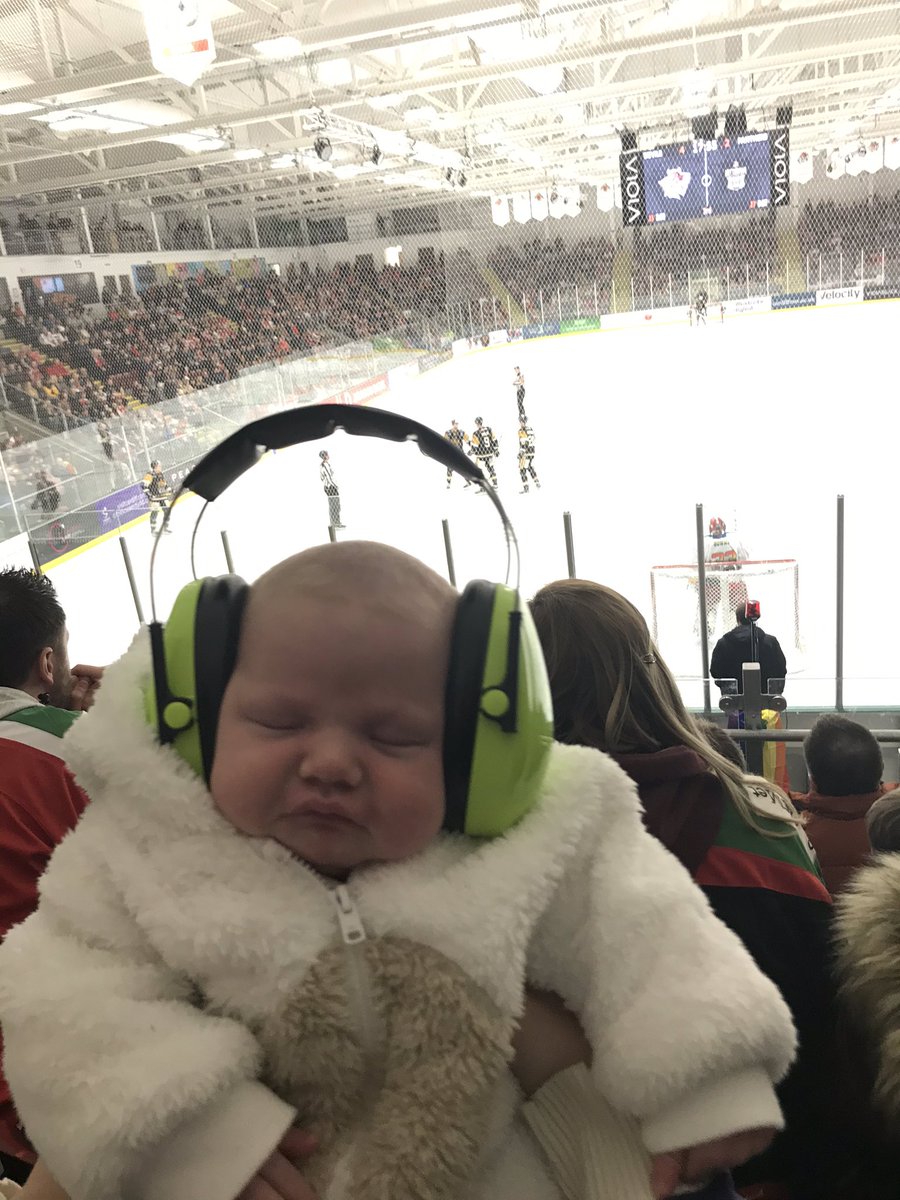 mrs_robinson_16's tweet photo. @cardiffdevils Max &amp; Isobel nominate their daddy @mrobbo24 because he saved them from being a Steelers fans like Mammy (who he’s working on) 😂🙈.He takes them to games all over the UK &amp; Europe. First games at 2 weeks old for us both. He gives the best cuddles too! 💙 #DevilsDad https://t.co/NOcjrmRpvL