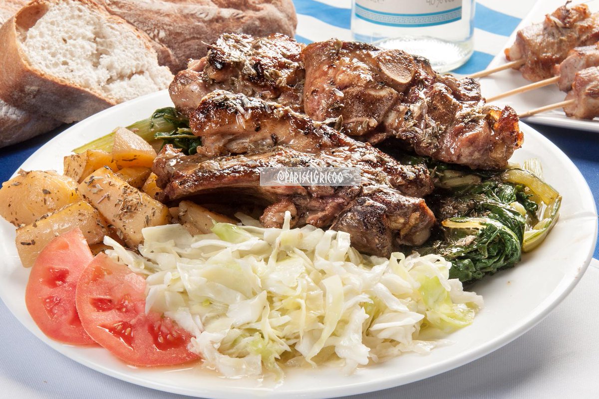 ParisElGriego's tweet photo. ¡Para comer también con los ojos! 
@ParisElGriego, con todas las medidas de higiene, distanciamiento y prevención, está recibiendo a grupos de familiares y amigos en la #Taberna de la #COGV donde se podrá disfrutar un exquisito menú del país heleno. 
Contáctanos 0412-653.99.93 https://t.co/yY26Zon0kq