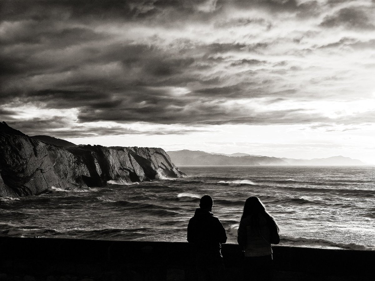 vmrr8395's tweet photo. Tarde extraña.
#zumaia #itzurun #flysh #geoparkea #BlancoYNegro #rutadelflysch #shotonmi #shotOnMiNote10
https://t.co/TMix9591tt https://t.co/pqI6Eqzq0T