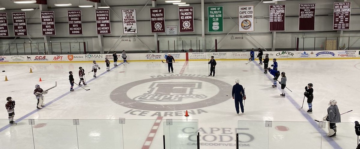 Mass_Hockey's tweet photo. COACHES: @usahockey is including online clinics as part of the CEP. Similar to in person clinics, register online @ https://t.co/x7mnwtid2T Additional clinics by Massachusetts instructors will be available online no later than 1PM EST TOMORROW #DontMissOut #FillsUpFast #MassProud https://t.co/xYOZVuJw89