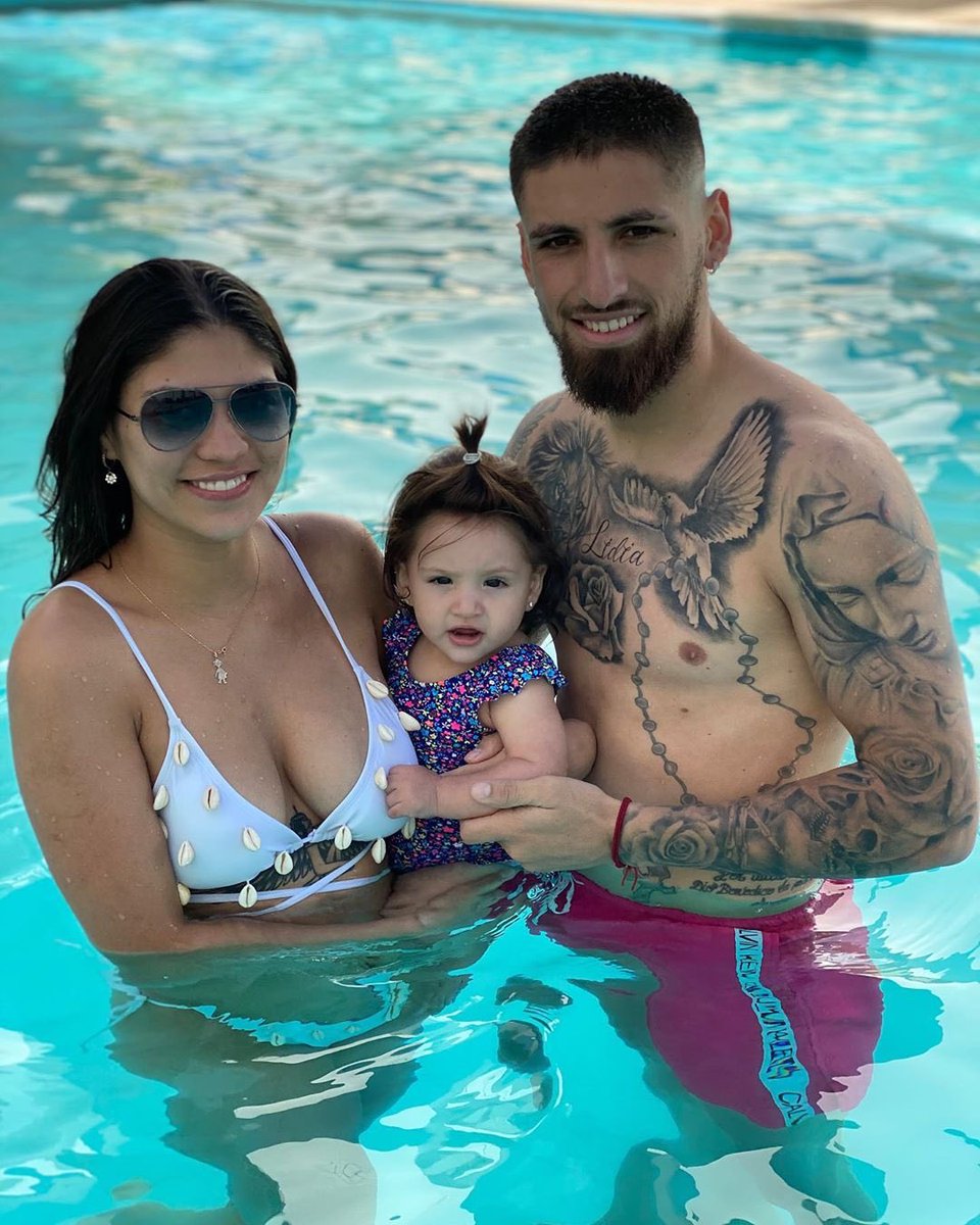 jeraldino20's tweet photo. Familia ❤️🥰😍 https://t.co/kOy2nUPDAA
