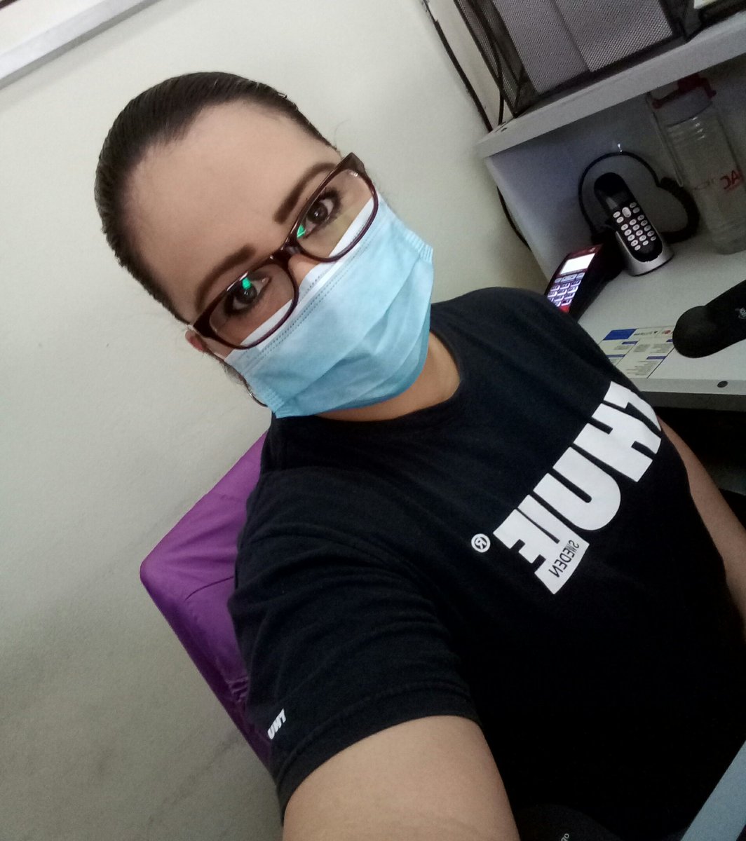 corazoncito03's tweet photo. 🤓😷 que tal! 😀 https://t.co/aK6ezeP670