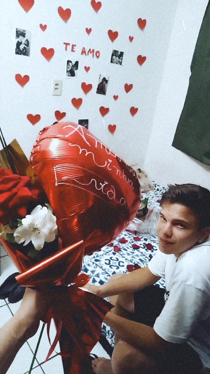 kkaroliz's tweet photo. ele sempre me surpreendendo 🤧😭😍 EU AMO DEMAIS https://t.co/HeoimNR0WK