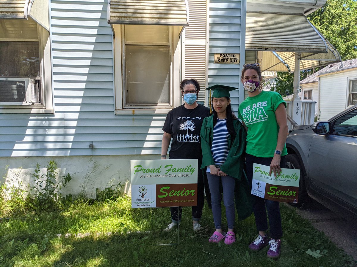 Honored to help deliver signs, caps and gowns to our amazing seniors! We are all so proud of you! 🤎☮️💚
 #RIAfamily  <a href="/RCSDRIA/">RIA</a> <a href="/MaryAndrecolich/">Mary Andrecolich Montesano Diaz</a> <a href="/Lmbloch802/">Lmbloch</a> <a href="/rmn821/">Mrs Maier</a> <a href="/LCMLessons/">Dr. Lesli Myers-Small</a> <a href="/VanVo36931920/">Van Vo</a> <a href="/Masoud24392366/">Masoud</a>