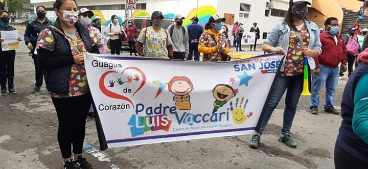 NacionalFese's tweet photo. Las y los estudiantes nos solidarizamos con los 8000 niños y niñas de sectores populares afectados por el cierre de los Guaguacentros en Quito, además de las 1200 trabajadoras, maestras, directoras, personal de limpieza y alimentación.
#SOSGuaguacentros https://t.co/jp2H3XPWc9