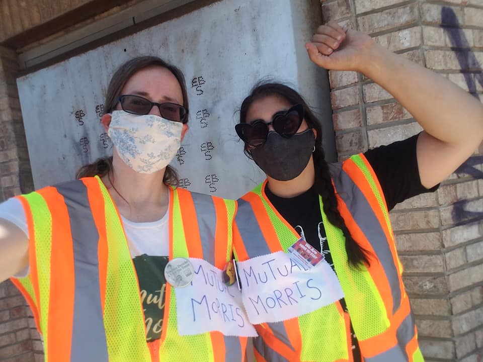 MutualMorris's tweet photo. Today we were proud to support the Newark community Mutual Aid March by handing out water, food, diapers, and love along with @CleanWater4Nwk, who are still fighting for lead-free water for the people. #newarkprotest #mutualaid https://t.co/n2GRC8yYLS