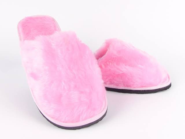 ProfeNarigueta's tweet photo. Quem tem aquela namorada ou namorado pantufa? Em casa é maneiro, mas na rua dá uma vergonha 😂😂😂 https://t.co/LEB6Ekei8d