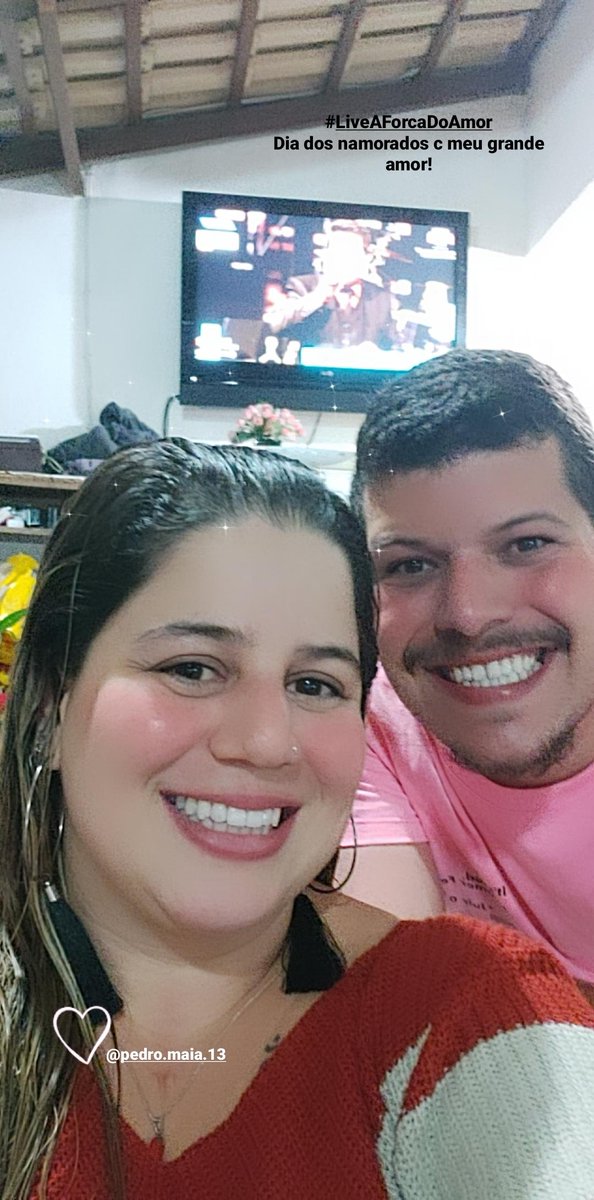 MiglioGaby's tweet photo. #AForcaDoAmorBrahmaLive 
#AForcaDoAmor 
#liveDaniel&amp;RoupaNova

Mtooooo amor numa noite so!
@Bocaogalo13 meu eterno namorado!! Since 2007! 🥰 https://t.co/nMhpy68HNH