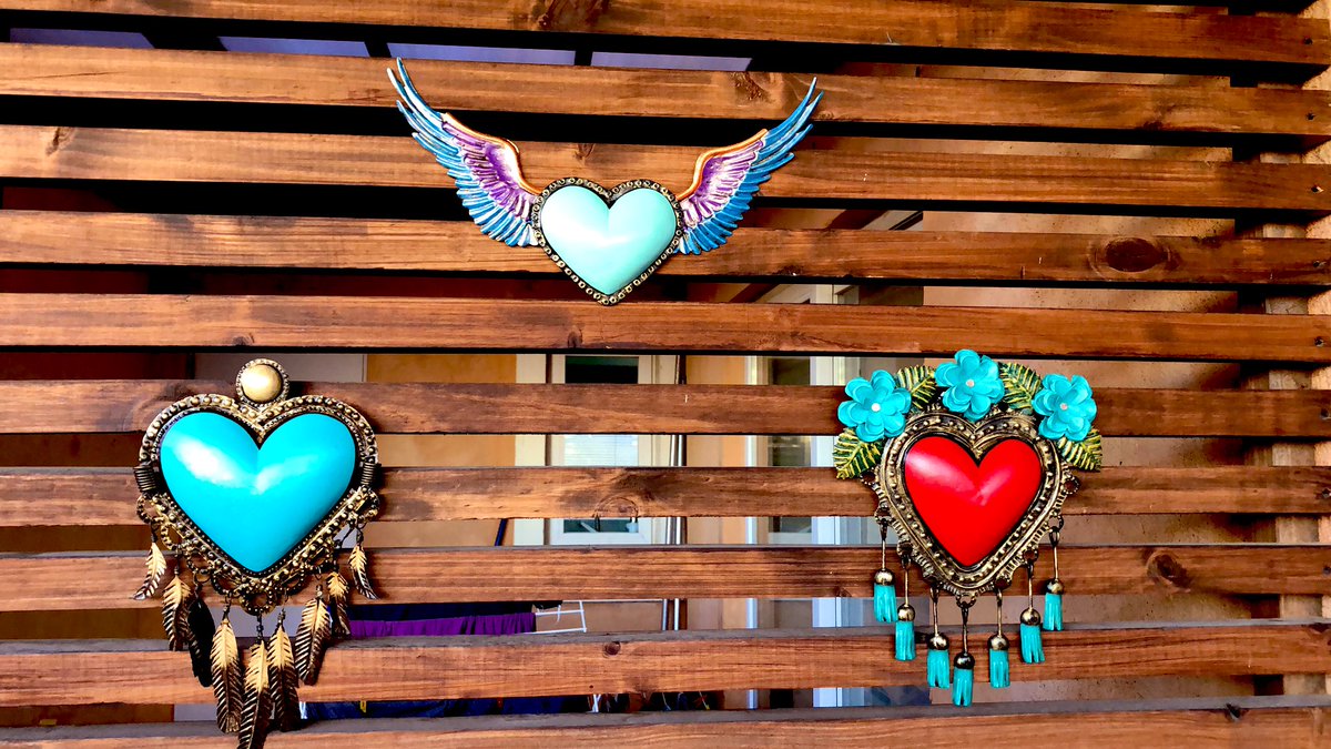 andydonoso15's tweet photo. Una de las cosas que me gustan es decorar rincones de mi casa ...morir de amor con mis ❤️💙💚 #mexicostyle https://t.co/T8uWrid5Jh