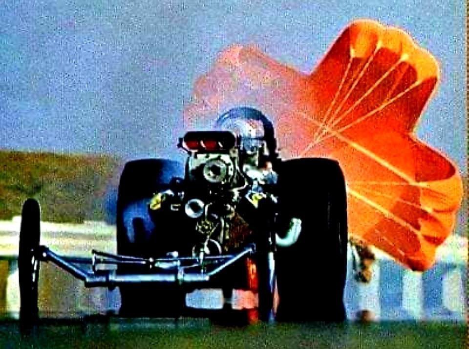 JohnBaremans's tweet photo. Not my photo but such an iconic image of drag racing in the 60s. This is where it all started for me!
#60scool #dragracer #dragracing #dragster #slingshot #OnceUponATime #SimpleLife https://t.co/WANWw4vC1f