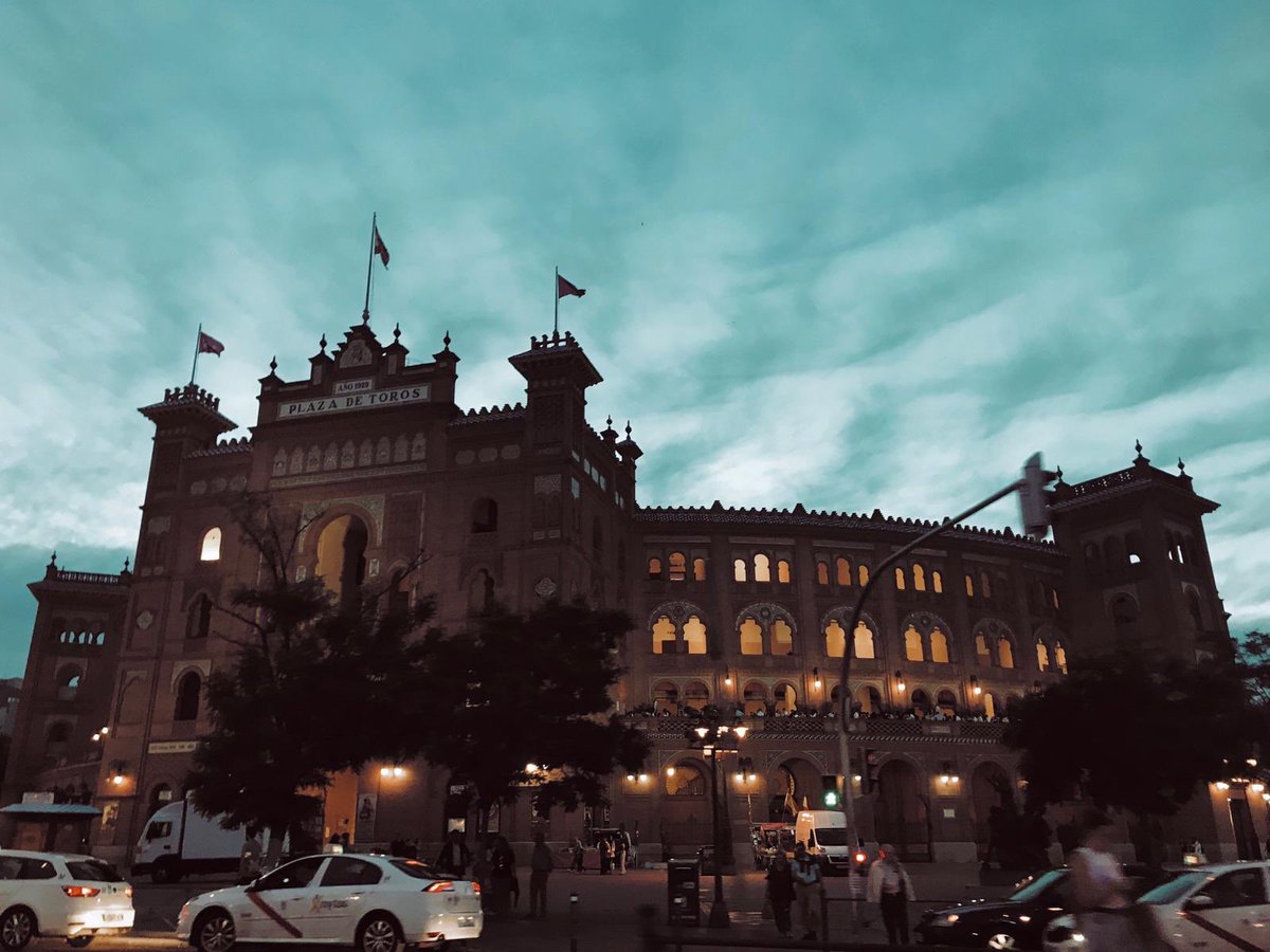Victorestbn's tweet photo. q bonito q es madrid https://t.co/jaNILRWVKT