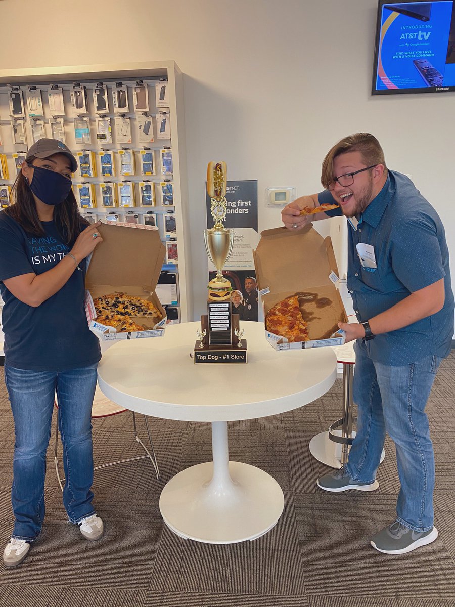 THERidgeATT's tweet photo. Yooooooo 🗣MAJOR shoutout to @ProTech_Nanci for providing lunch for us today!! You’re the real MVP!! https://t.co/8cdubRwJBR