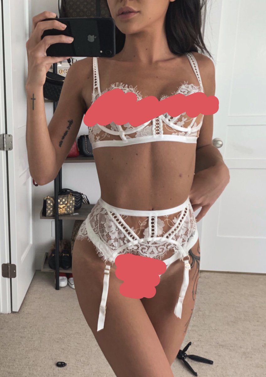 PeyzkiFans's tweet photo. Hey bebes 😘 i'm running a little sale 😊 https://t.co/4AASMTlSlh https://t.co/4ZzxDElIJg