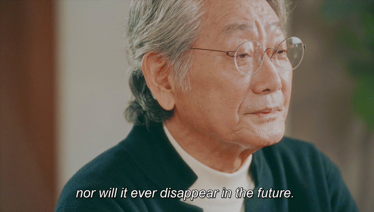 On a political level, we don't know what GSR has concretely done...What Prince Buyeong said there is partly true but GSR has the POWER to change that as PM, so people from modest background like her could get a chance to thrive. But once again, Kim Eun Sook didn't explore that.