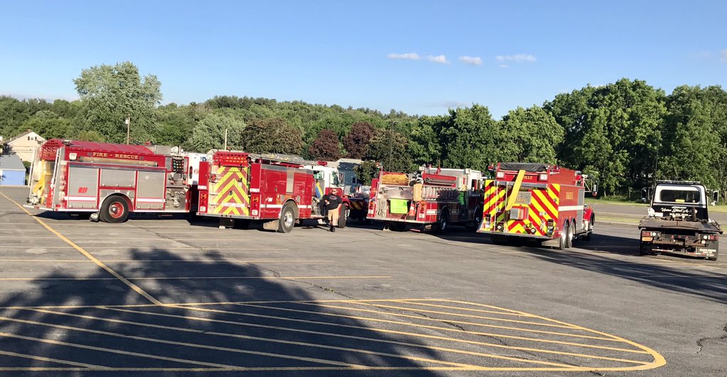 Wow! Senior cap and gown parade <a href="/Newark_HS/">Newark High School</a> was INCREDIBLE!! I’m not crying, you’re crying. #ChooseJoyNCSD