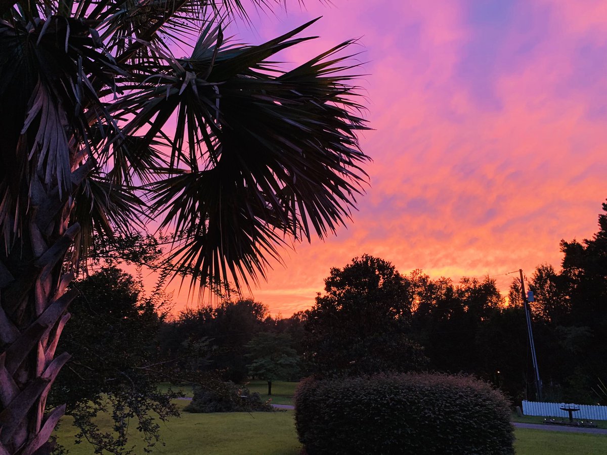 Vlog was amazing today and so is the sunset. Today was a good day ❤️❤️