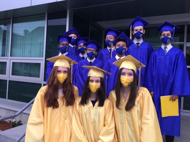 SASEverett's tweet image. When a quarantine gets in the way of how you usually do things, you accessorize. #Classof2020 @CSOboston @ICSFBoston