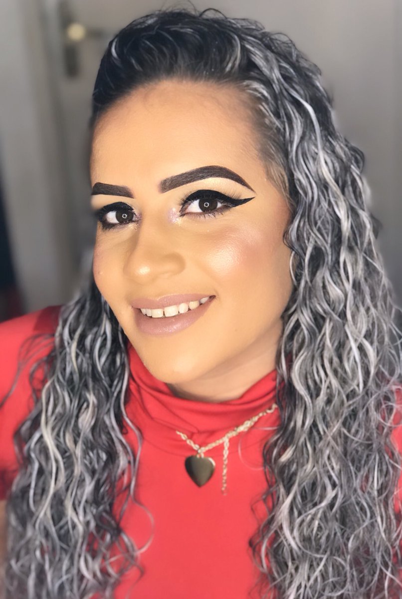 Marisafmakeup's tweet photo. Makeup de hoje 💄✨🥰🥰 #Belass #MakeSimples https://t.co/13NRalf2VQ