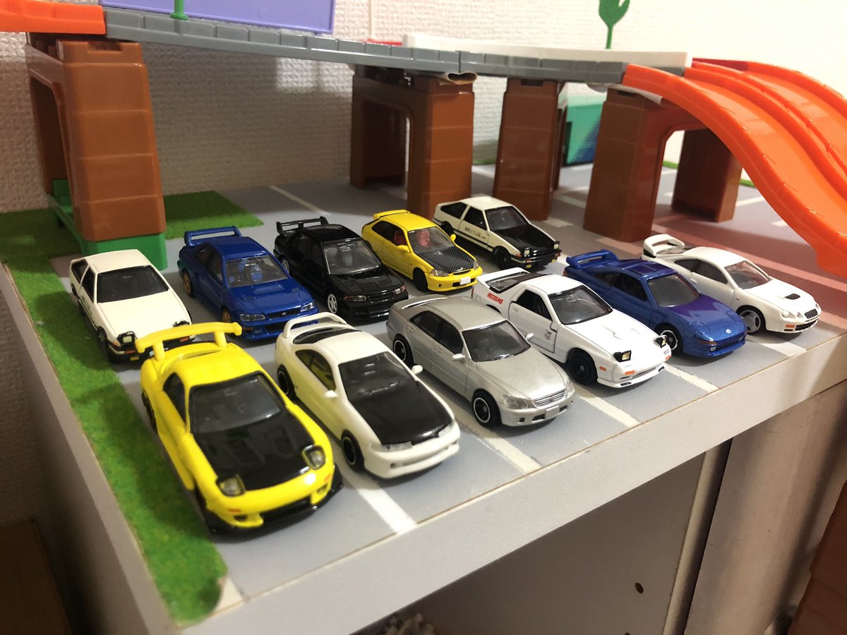 トミカスタム 頭文字dバトル用トミカも大分集まってきましたー 実家に帰ってコミックトミカも回収します イニシャルd 頭文字d トミカ