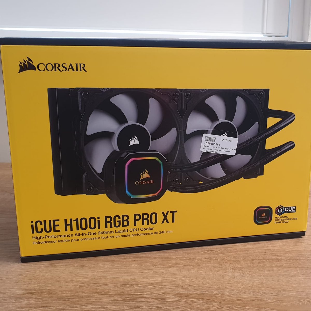 HardwareHusky's tweet photo. Corsair'S iCUE H100i RGB PRO XT unboxing video is uploaded go check it out.

https://t.co/eBiR7kWMCV

#pcmasterrace #pcgaming #pcgamer #pcbuilds #pccomponentes #pchardware #intel #amd #youtube #hardwarereview #unboxing #unboxingvideo #rgb #corsair #corsairgaming  #asus  #h100i https://t.co/oOsfvRiUeq