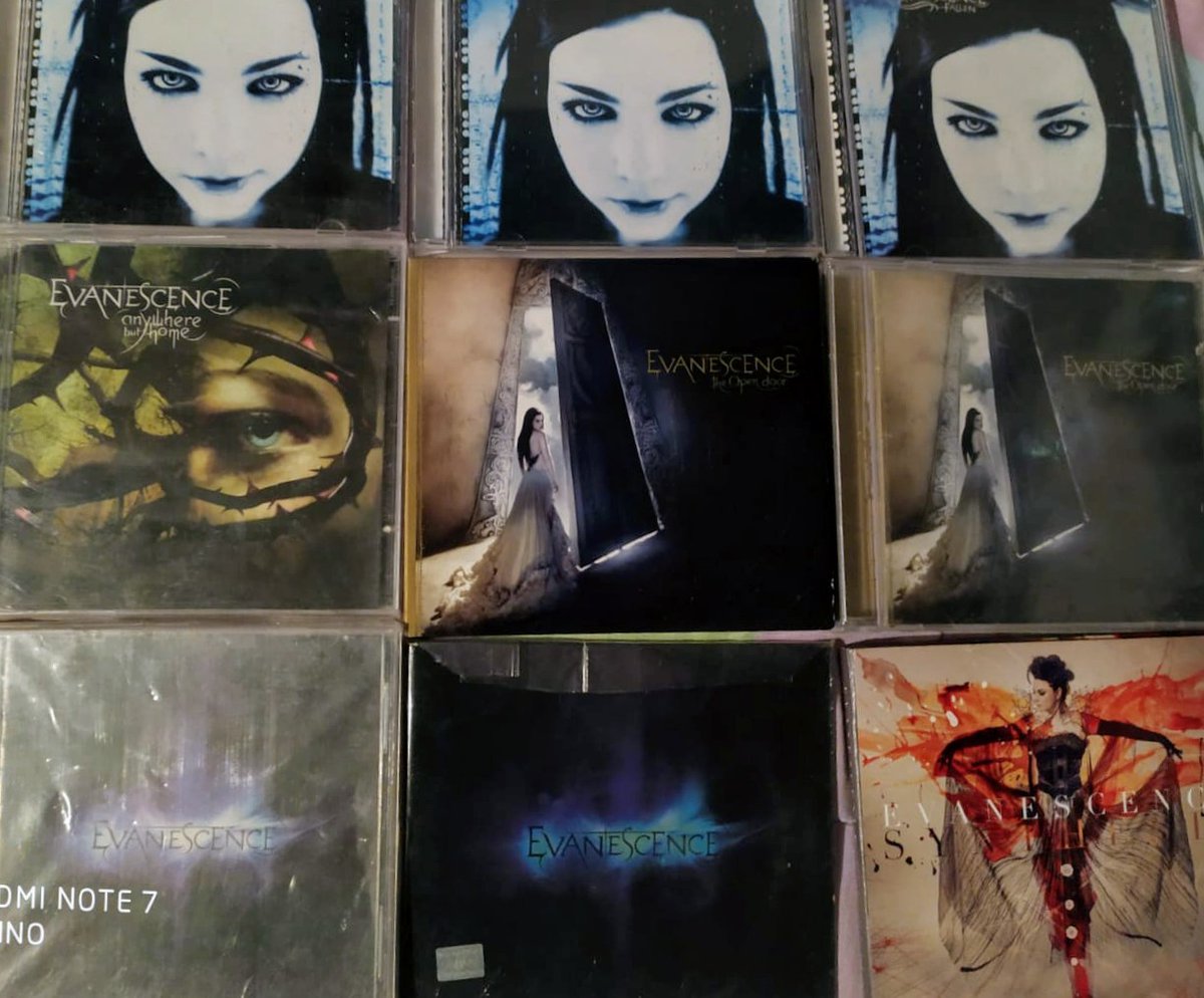 xotananevanz's tweet photo. My @evanescence items
#Evanescence #EvHead https://t.co/in6B9MD75s