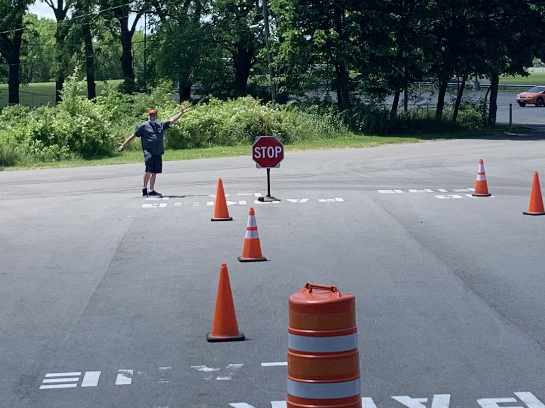 penfield2020's tweet photo. HUGE shout out to all the staff members who made the senior delivery possible! I was so excited I didn’t get many pictures but It was so much much fun for our PHS staff to see the seniors again in person and have a few moments to celebrate with them!!! ❤️ https://t.co/b1RUZPU2Fo