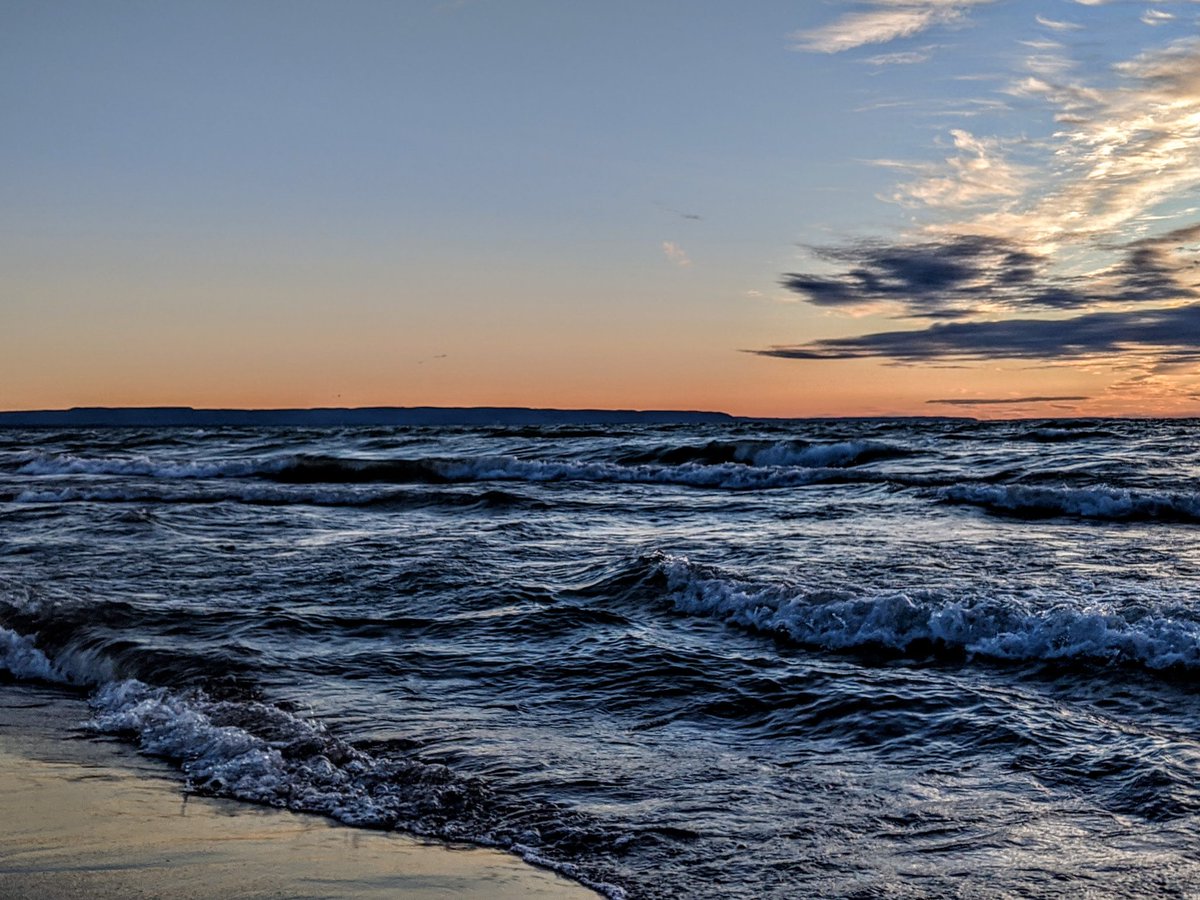 CornersParadise's tweet photo. 12 June 2020 #wasagabeach #sunset #back2thebeach @jimsut10 https://t.co/n6Qa2Jo9It