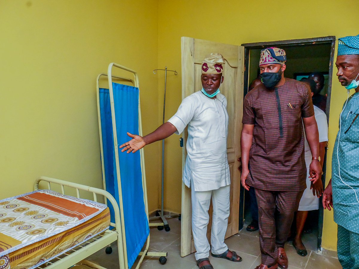 Adebo_ogund's tweet photo. As part of my a year in office activities, I commissioned a furnished Pry Healthcare Center in my constituency for the benefit of the rural dwellers.
Healthcare facilities are inevitable need of every community, especially rural residents living Kilometers away from clinics. https://t.co/PDr2in9UWE