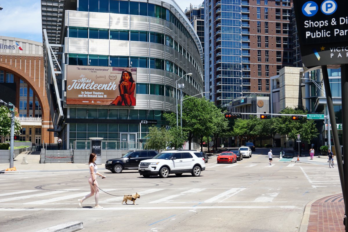 DOWNTOWN DALLASVictory Plaza