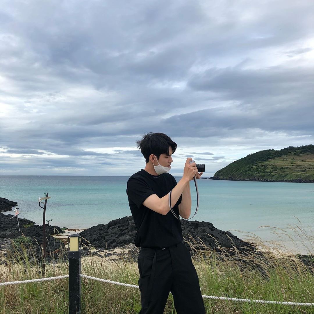 Sirinyyy's tweet image. “ไอ้มินมึงสัญญากับกูได้ป่ะวะ ว่าจะไม่ชอบคนคนเดียวกับเพื่อน”

“เออ กูสัญญา”