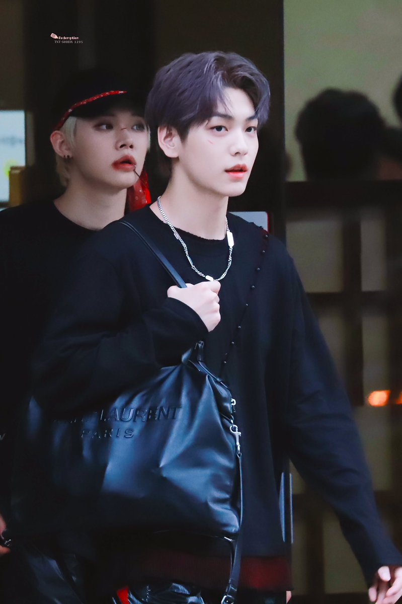 redemption1205's tweet photo. 200612 뮤뱅 수빈 퇴근  

#최수빈 #수빈 #SOOBIN  #TOMORROW_X_TOGETHER #투모로우바이투게더 #TXT 
@TXT_members https://t.co/JFJJPzn18p
