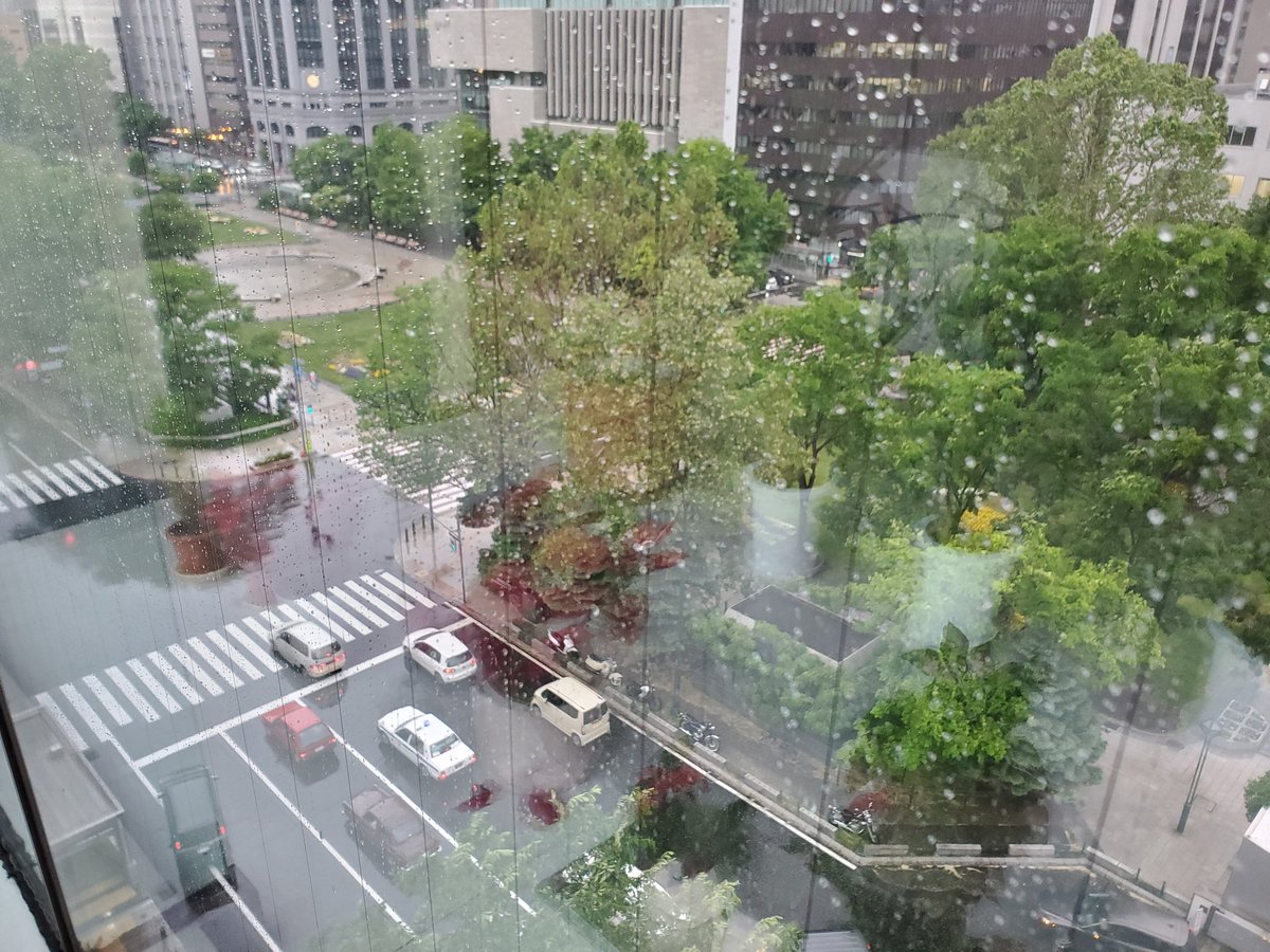 札幌 サンドイッチの店 さえら 真夏日予報と聞いたいたので 部屋の窓を全開で出勤してきました 雷も鳴りましたね