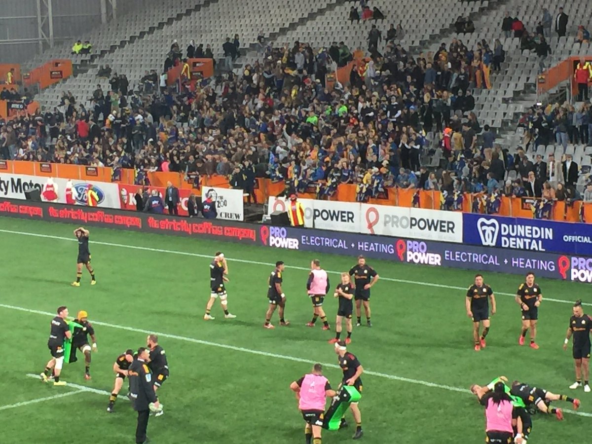 RBlaikie's tweet photo. With pipe band and a semi-decent Zoo in the house... time to play.
#HIGvCHI #worldfirstdunedin https://t.co/o3bEw9xMNs