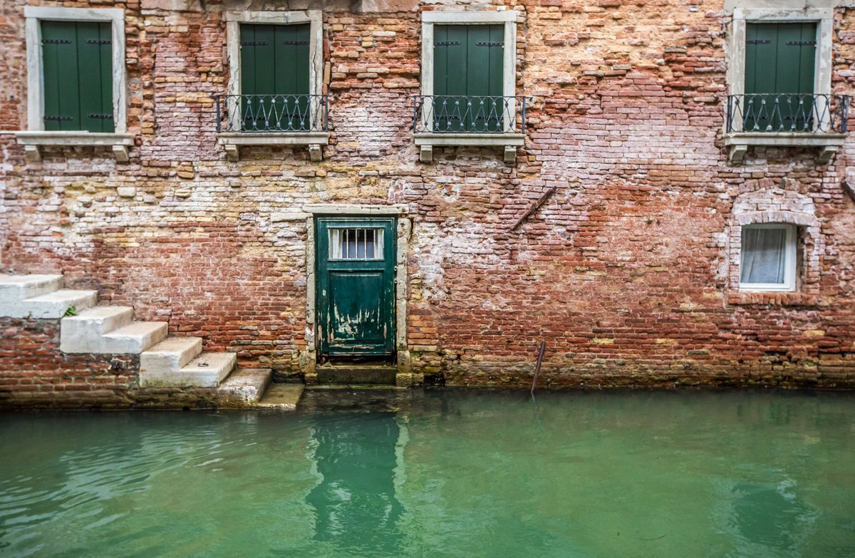 Slipping below the waterline #photography #Venice #Venezia