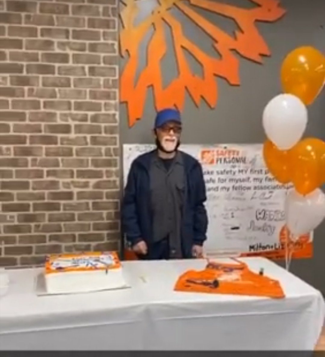 Happy Retirement Reyes! One of the hardest working individuals I had the pleasure of working with <a href="/6610Homedepot/">HomeDepot_6610</a> gonna miss you sir! Enjoy it! <a href="/jesse_moran10/">Jesse Moran</a> <a href="/lupeadiaz/">Lupe Diaz</a> <a href="/dmatsonHD/">Darlene Matson</a> @Ambermedina6627 <a href="/likevike/">pac central region</a> @DanielleMasm <a href="/likevike/">pac central region</a> D74 #TeamDiaz