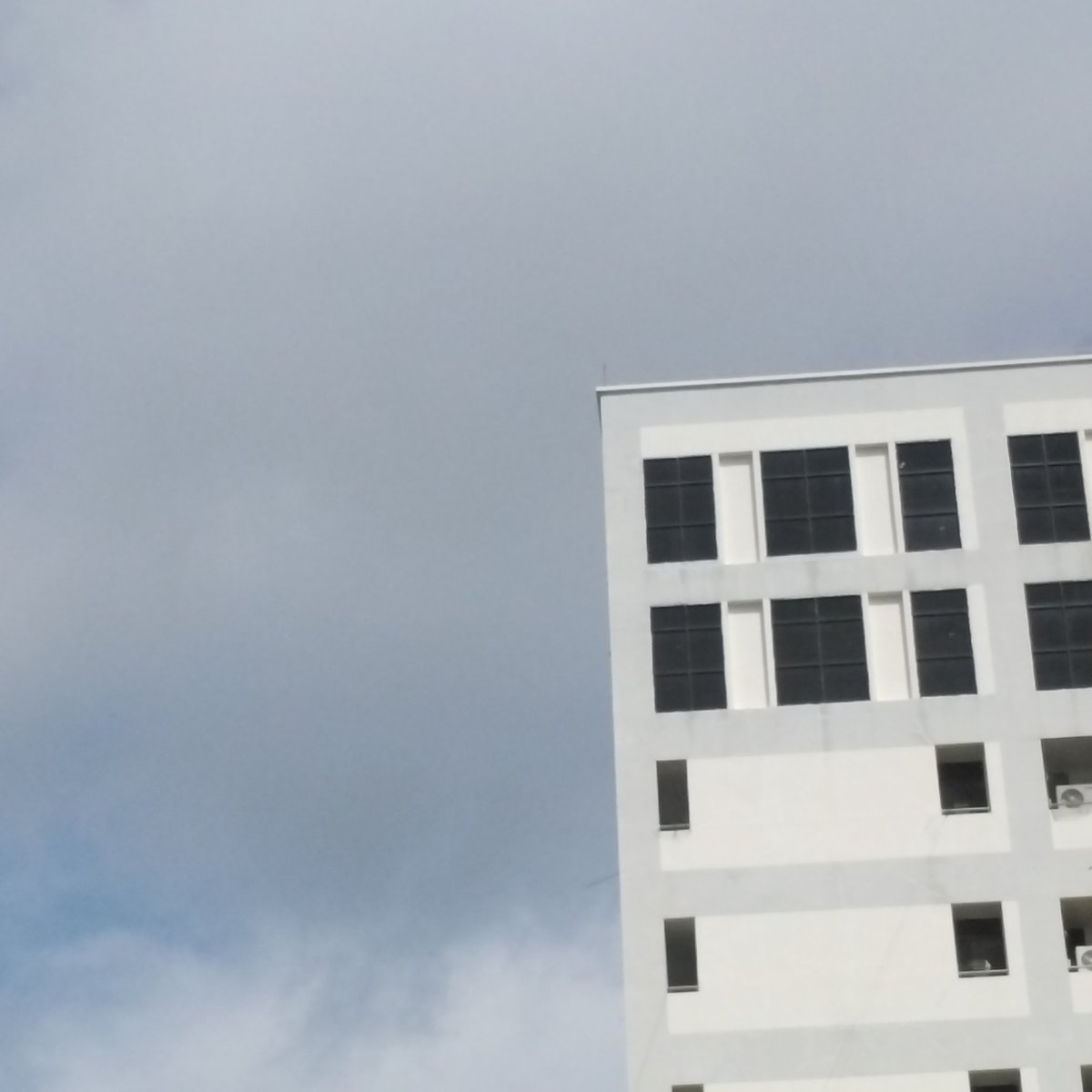 ซ้าย​ รี​                        ขวา​ เฟบ