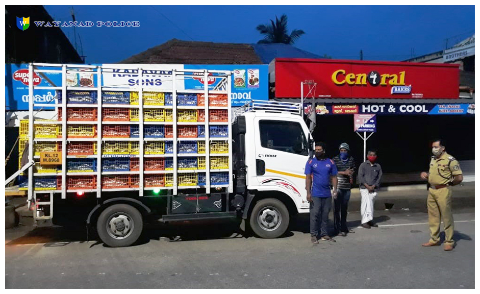spwynd_kerala's tweet photo. Covid-19 Awareness in markets for Lorry drivers , head load workers and sellers https://t.co/CMvNJAoTzn