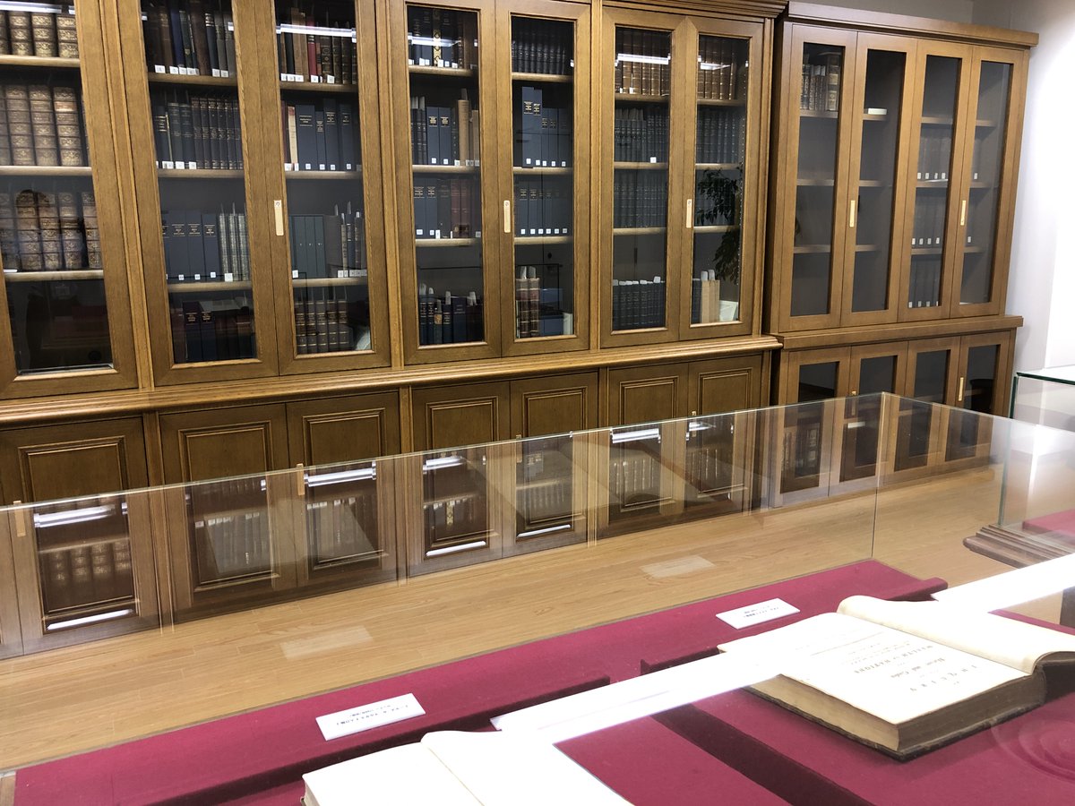 阪南大学図書館 V Twitter 阪南大学図書館 図書館内の現在の様子です 本棚 書架 座席 貴重書室 阪南大学 阪南大 図書館 大学図書館 壁紙 バーチャル背景 Zoom背景 背景画像