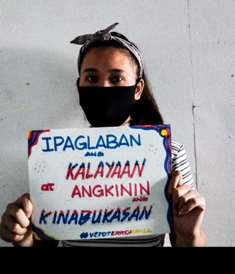 asmrph's tweet photo. Yesterday, members of ASMR and fellow students who couldn't go out showed solidarity on social media thru the #AtinAngKalayaan selfie challenge.
COVID-19 kept them home, but the struggle for freedom continues.
#AtinAngKalayaan
#VetoTerrorBill
#JunkTerrorBillNow
#LabanMamamayan https://t.co/TmiMZAYhoS