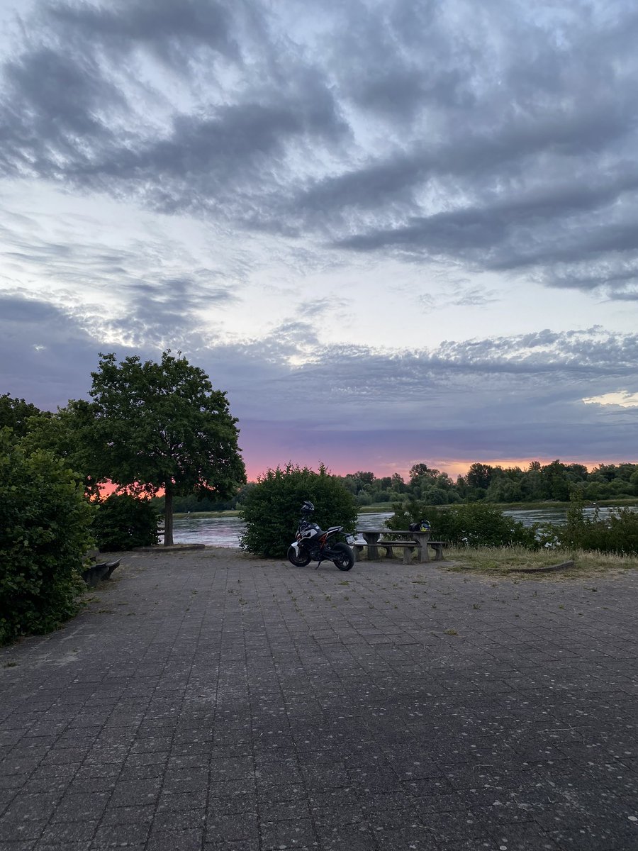 ynnrg's tweet photo. le matin c le plus beau rien à dire https://t.co/2trcmKIC3J