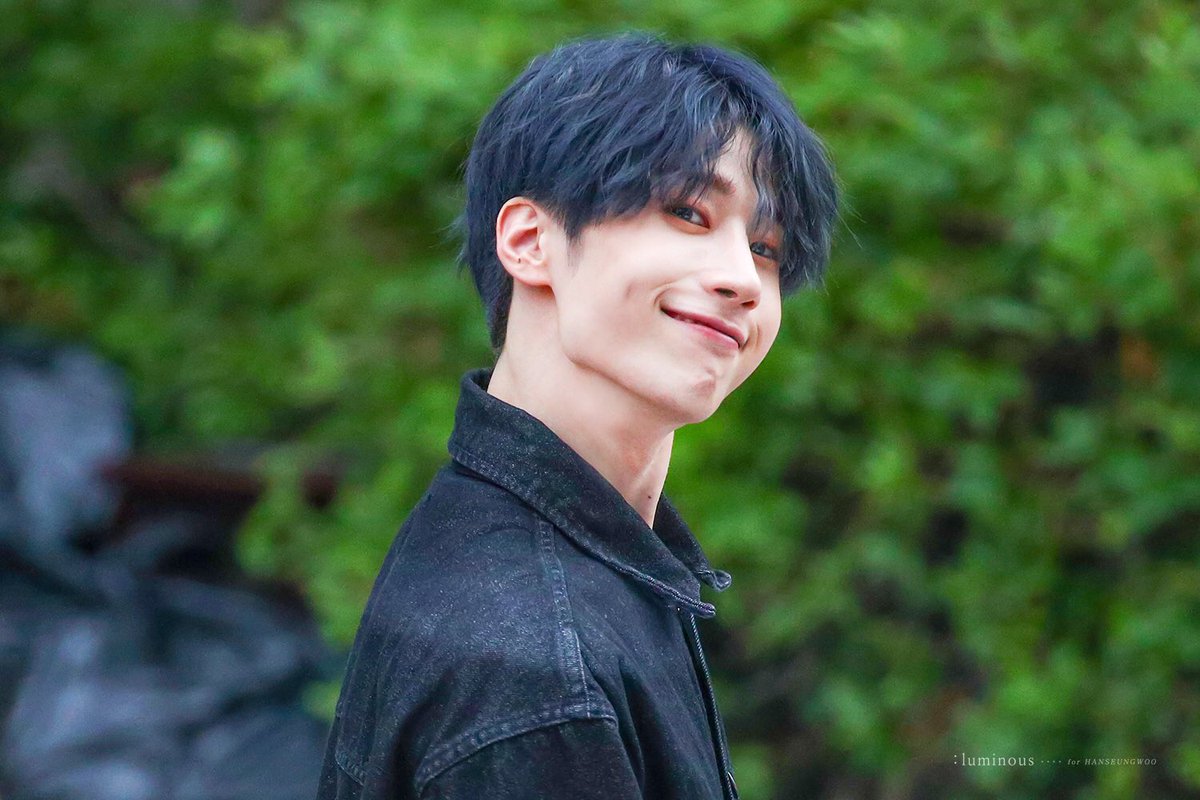 luminous941224's tweet photo. #한승우 #승우 #우야 #HANSEUNGWOO #SEUNGWOO #韩胜宇 #빅톤 #VICTON #Mayday #메이데이

200613 뮤뱅 중출&amp;퇴근

무대의상만 입으면 옵이였다가
사복입으면 다시 겸댕쓰☺️
청량컨셉이 무슨 필요야>.<
우야가 청량 그 자체인데😉 https://t.co/wy5x961pPQ