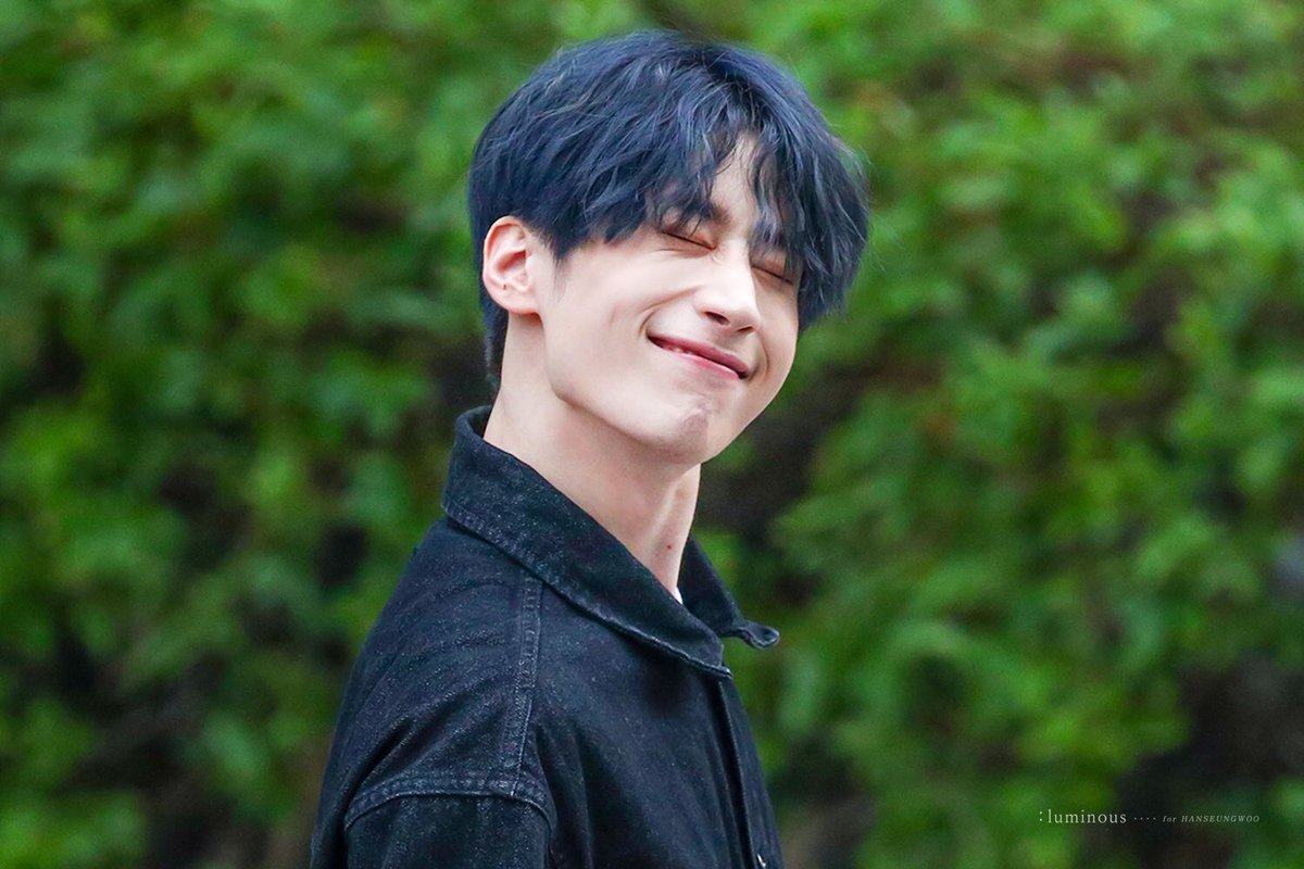 luminous941224's tweet photo. #한승우 #승우 #우야 #HANSEUNGWOO #SEUNGWOO #韩胜宇 #빅톤 #VICTON #Mayday #메이데이

200613 뮤뱅 중출&amp;퇴근

무대의상만 입으면 옵이였다가
사복입으면 다시 겸댕쓰☺️
청량컨셉이 무슨 필요야>.<
우야가 청량 그 자체인데😉 https://t.co/wy5x961pPQ